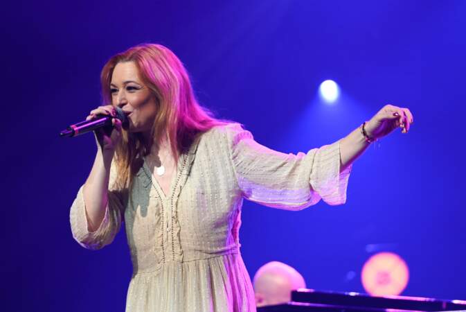 En 2019, elle participe à l'album Enfant du Vent de Cécile Corbel, avec qui elle chante sur la chanson V'là l'bon vent.