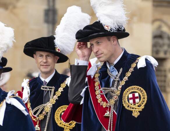 Le prince William, prince de Galles, le prince Edward, duc d'Edimbourg, lors du service annuel de l'ordre de la jarretière à la chapelle St George du château de Windsor, le 19 juin 2023.