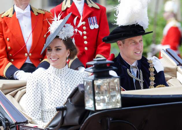 Kate Middleton a de son côté fait sensation dans une sublime robe à pois signée Alessandra Rich.