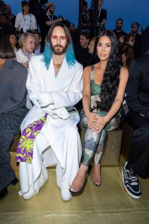 Défilé de mode masculine prêt à porter printemps/été 2024 de la maison Louis Vuitton à Paris : Jared Leto et Kim Kardashian.
