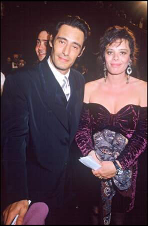 Gérad Lanvin épouse Chantal Benoist, alias Jennifer, en 1984. En 1990, sur la photo, il a 40 ans, elle 36 ans