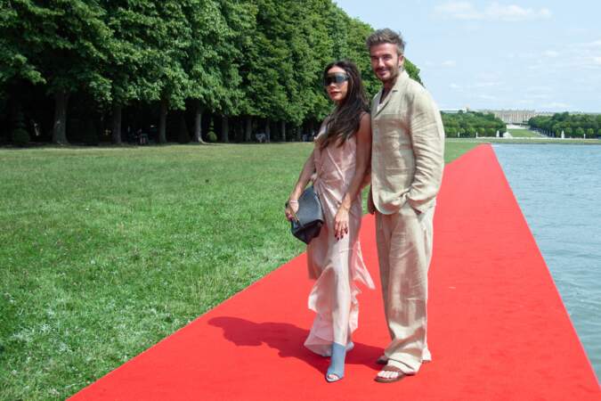 Victoria Beckham et David Beckham au défilé Jacquemus, à Paris, le 26 juin 2023.