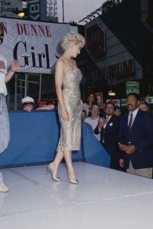 Madonna en robe fourreau à la Marilyn à la Première de Who's That Girl? en 1987