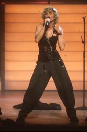 Madonna en corset et pantalon cargo en 1989