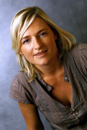 De 2000 à 2006, elle participe à l'émission On ne peut pas plaire à tout le monde de Marc-Olivier Fogiel sur France 3. 