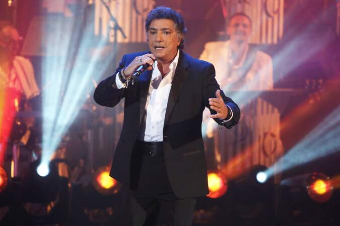 En 2013, il chante dans l'émission Les Années Bonheur. Il a 63 ans