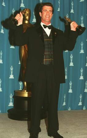En 1996, Mel Gibson réalise Braveheart et remporte deux Oscars en 1996 : celui du Meilleur réalisateur, et celui du Meilleur film. Il a alors 40 ans.