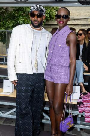 Défilé Chanel Automne/Hiver 2023/24 lors de la Fashion Week de Paris : Kendrick Lamar et Lupita Nyong'o.