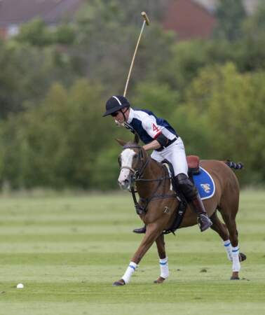 Royal Charity Polo Cup : le prince William lors d'un match de polo caritatif à Windsor.