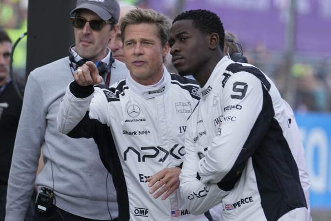 Brad Pitt et Damson Idris sur le tournage de leur prochain film lors d'une course de Formule 1 sur le circuit Silverstone