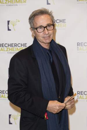 En 2018, il gagne le prix d'interprétation du Festival internationale du film de comédie de l'Alpe d'Huez pour le film La finale. Il a 66 ans
