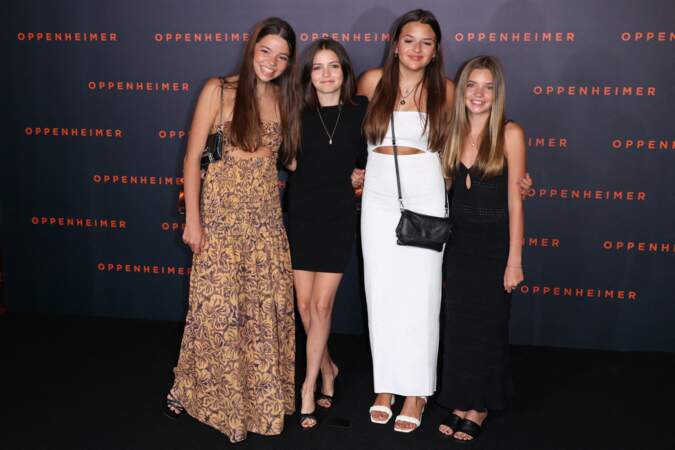 Alexia Damon, Isabella Damon, Gia Damon et Stella Damon à l'avant-première du film Oppenheimer à Paris.