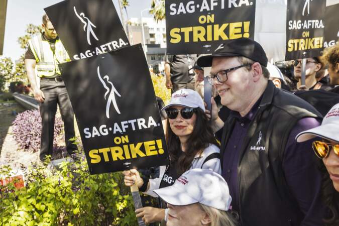 Manifestation à Los Angeles, les acteurs rejoignent le mouvement de grève des scénaristes : Fran Drescher, présidente de SAG-AFRA.