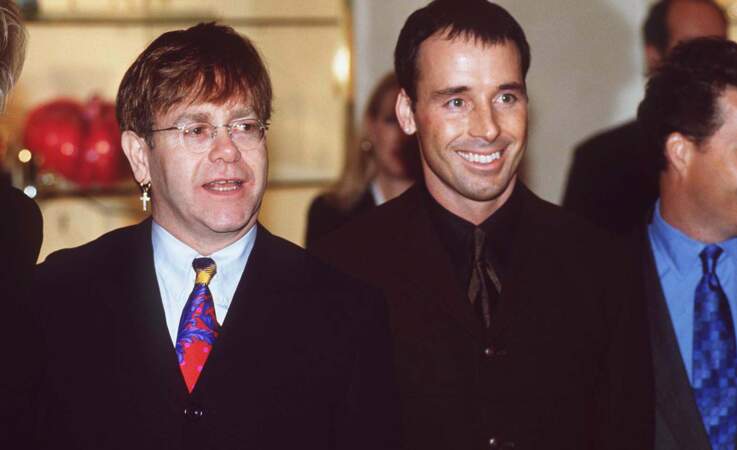 En 1995 sort un album encensé par la critique : Made in England, dont les singles Believe, Made in England et Blessed sont extraits. En 1997, Elton publie l'album The Big Picture.
Entre temps, il a découvert l'homme de sa vie : David Furnish, un réalisateur canadien de 15 ans son cadet.