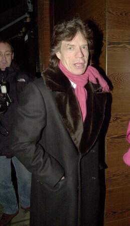 En 2001, à 58 ans, Mick Jagger sort son 4e album solo, "Goddess in the Doorway". 
