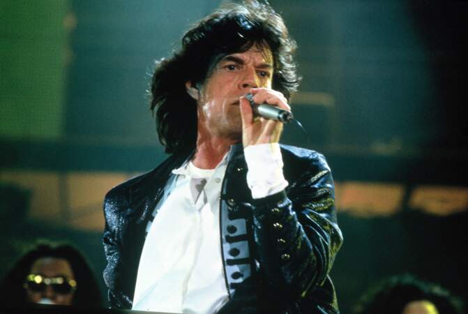 Mick Jagger est l'une des plus grandes icônes du rock. Il est aujourd'hui âgé de 80 ans. Retour sur son évolution physique au cours de sa carrière. 