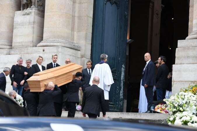 Le cercueil lors des funérailles de Jane Birkin à l'église Saint Roch à Paris, le 24 juillet 2023.