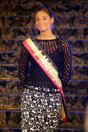 En juillet 2006, à 21 ans, elle représente la Belgique au concours de Miss Univers 2006, à Los Angeles aux États-Unis. 