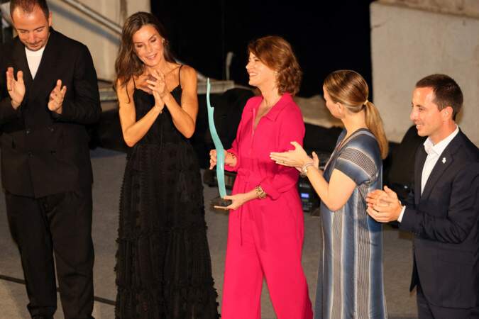 La reine Letizia d'Espagne a remis le Master of Cinema Award à l’actrice Irène Jacob lors de la cérémonie de clôture de la 13e édition de l'Atlántida Film Fest.