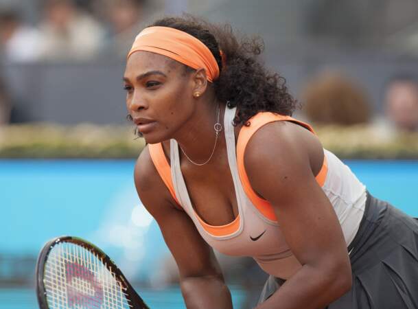 Serena Williams affiche le palmarès le plus impressionnant du tennis féminin avec ses 33 tournois victorieux du Grand Chelem et ses 4 médailles d’or olympiques. Retour sur sa carrière. 