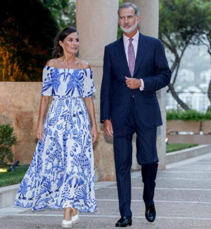 Le roi Felipe VI est actuellement le chef de l'État espagnol. Il est marié avec la reine Letizia