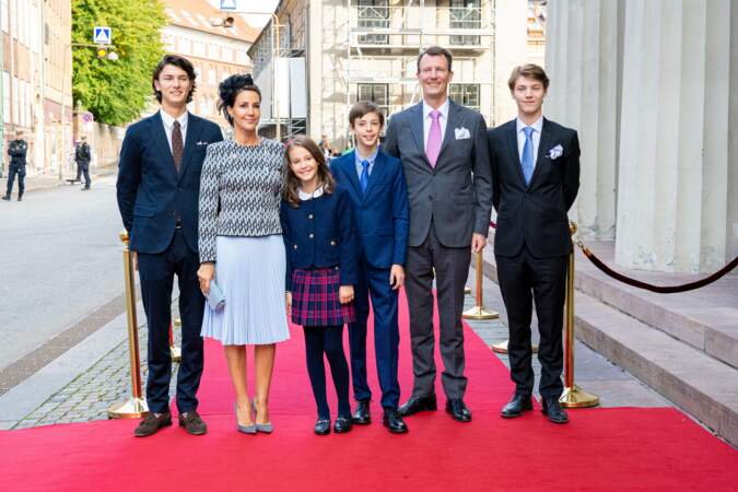 En 2008, le prince Joachim se remarie avec la Française Marie Cavallier. Le couple a deux enfants : le prince Henrik (2009) et la princesse Athena (2012). 