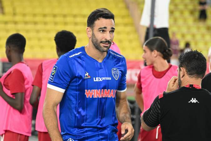 Toujours engagé avec le club de Troyes, Adil Rami est en plein doute niveau professionnel. Il espère encore progresser pendant quelques années
