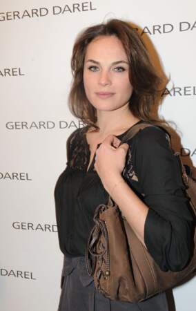 En 2011, elle joue Mathilde dans un épisode de Joséphine, ange gardien.