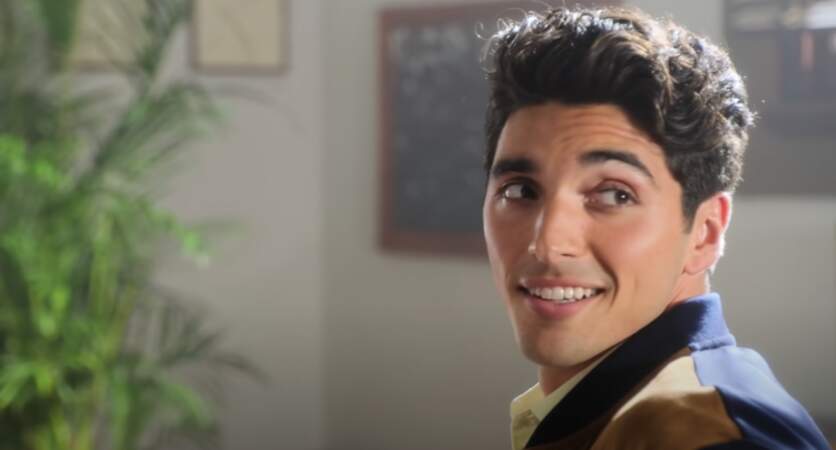 Taylor Zakhar Perez interprète le personnage de Marco Peña dans "The Kissing Booth 2". Un des potentiels coups de coeur d'Elle Evans. 