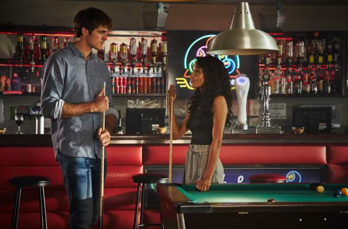Dans "The Kissing Booth 2", Maisie Richardson-Sellers interprète le personnage de Chloe Winthrop. C'est une amie que Noah Flynn  rencontre lorsqu'il part à Harvard. Elle devient une source potentielle de tensions entre Noah et Elle. 