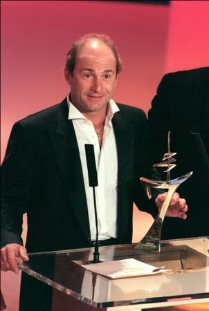 Vincent Lagaf est surtout connu pour avoir animé plusieurs émissions populaires sur TF1 dans les années 1990 et 2000 dont le Bigdil. 