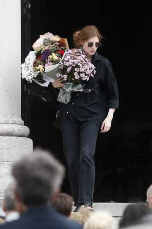 Agathe Bonitzer, la fille de Sophie Fillières, à la sortie du funérarium.