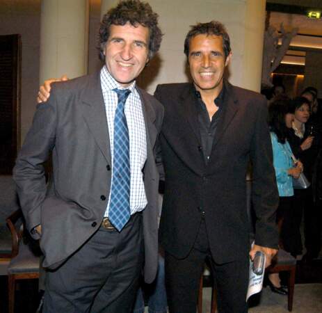 En 1998, il est rédacteur en chef et responsable du service politique de la chaîne. En 2003 sur la photo avec son frère, Julien Clerc, il a 52 ans