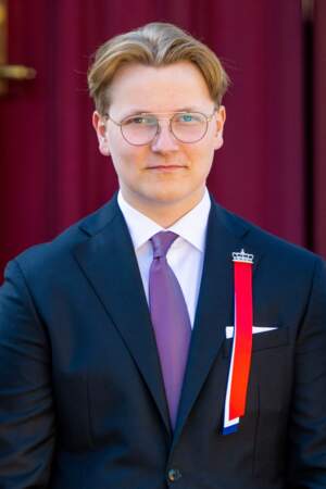 Le prince Sverre Magnus est né le 3 décembre 2005 à Oslo. 
Il est troisième dans la succession au trône norvégien.