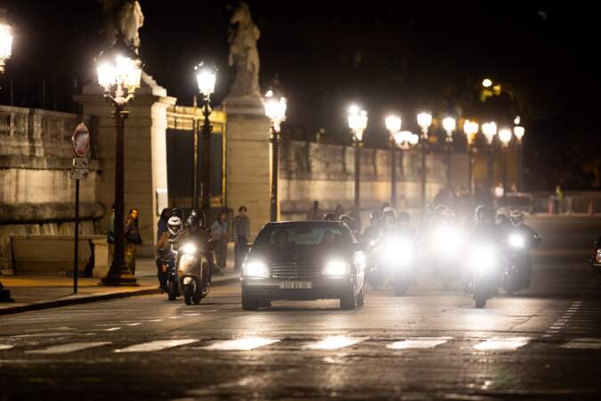 La saison 6 de The Crown devrait uniquement montrer la voiture quittant le Ritz après minuit avec des paparazzis à ses trousses  puis l’arrivée du prince Charles à Paris, et des personnalités officielles.   