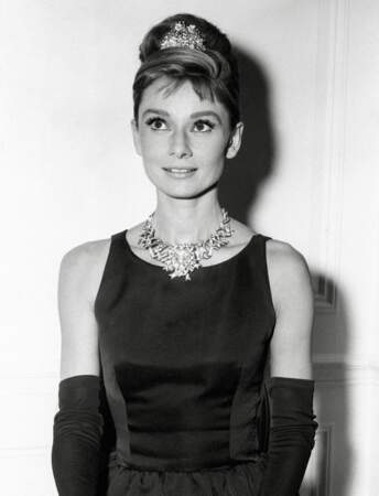La star qui a inspiré Aurore n’est certes pas blonde mais, on retrouve en Aurore l'élégance et la timidité touchante d'Audrey Hepburn.