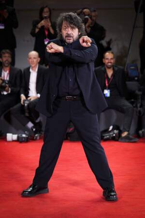 Pasquale Petrolo sur le tapis rouge du film Dogman lors de la 80e Mostra de Venise.