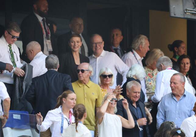 Le Prince Albert II et la Princesse Charlène de Monaco complices lors du match de la Coupe du Monde de Rugby France 2023.