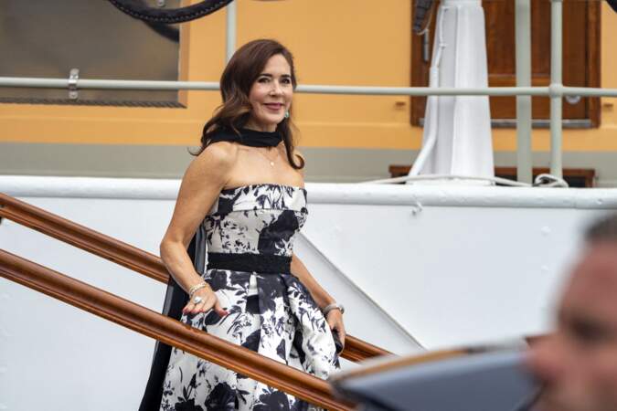 La famille royale du Danemark est arrivé en bateau pour l'occasion. Sur la photo on aperçoit la princesse Mary du Danemark