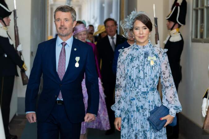 Le prince Frederik de Danemark et la princesse Mary de Danemark arrivent pour le service d'action de grâce, Te Deum, dans l'église Palais Royal à Stockholm.