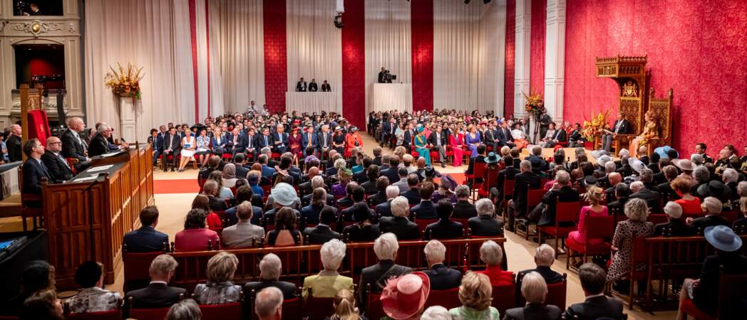La famille royale des Pays-Bas lors du discours du trône devant les membres de la Chambre haute et basse le Prinsjesdag