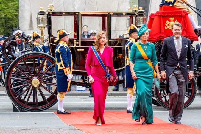 La princesse Alexia des Pays-Bas est accompagnée de la princesse Laurentien et du prince Constantijn