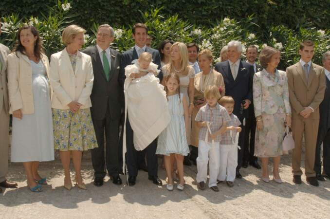 La famille royale de Grèce réunie pour le baptème d'Odysseas Kimon, le fils du Prince Paul de Grèce et de Marie Chantal Miller à Athènes