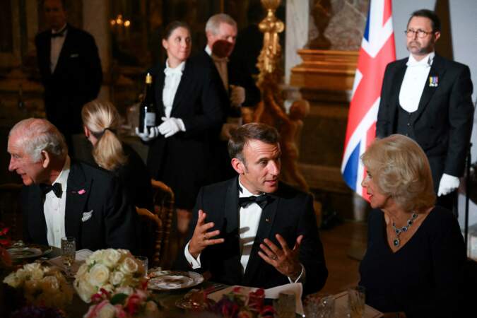 Banquet d'État : le roi Charles III, le président français Emmanuel Macron et la reine Camilla.