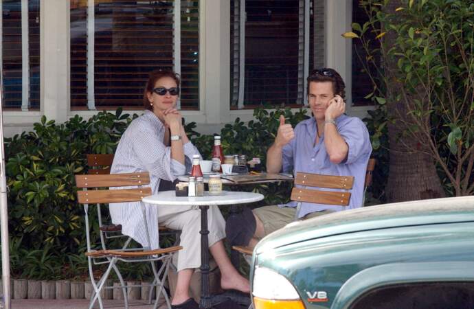 En 2000, l'actrice Julia Roberts et Daniel Moder se rencontrent sur le tournage du film Le mexicain