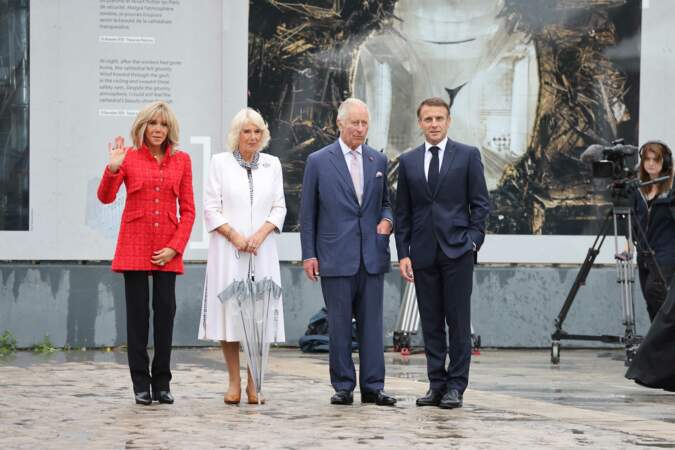 Charles III, la reine Camilla, Emmanuel Macron et Brigitte Macron se rendent ensuite au Muséum national d’histoire naturelle pour prendre la parole en clôture d’une table ronde ministérielle consacrée au climat et à la biodiversité