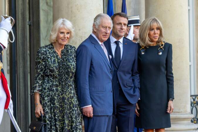 Charles III, la reine Camilla, Emmanuel Macron et Brigitte Macron se retrouvent une dernière fois à l'Élysée