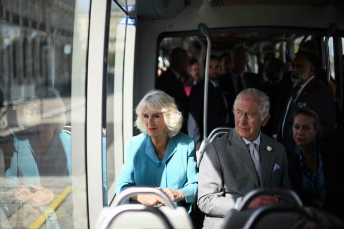 Charles III et Camilla dans le tramway de Bordeaux