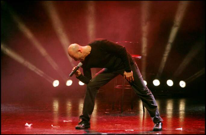 En 2004, il présente son troisième spectacle sur scène au public, Nicolas Canteloup au palais des glaces. Il a 41 ans
