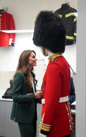Kate Middleton, princesse de Galles, visite l'usine textile familiale AW Hainsworth à Leeds, le 26 septembre 2023.